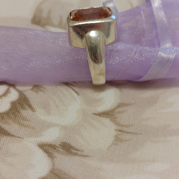 Silver and topaz ring - Picture 5 of 5